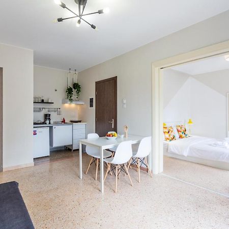 Psirri Place Economy Apartments Centrally Located 아테네 외부 사진