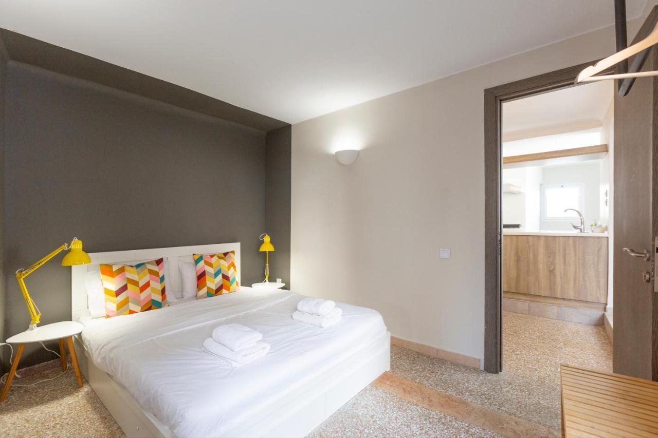 Psirri Place Economy Apartments Centrally Located 아테네 외부 사진